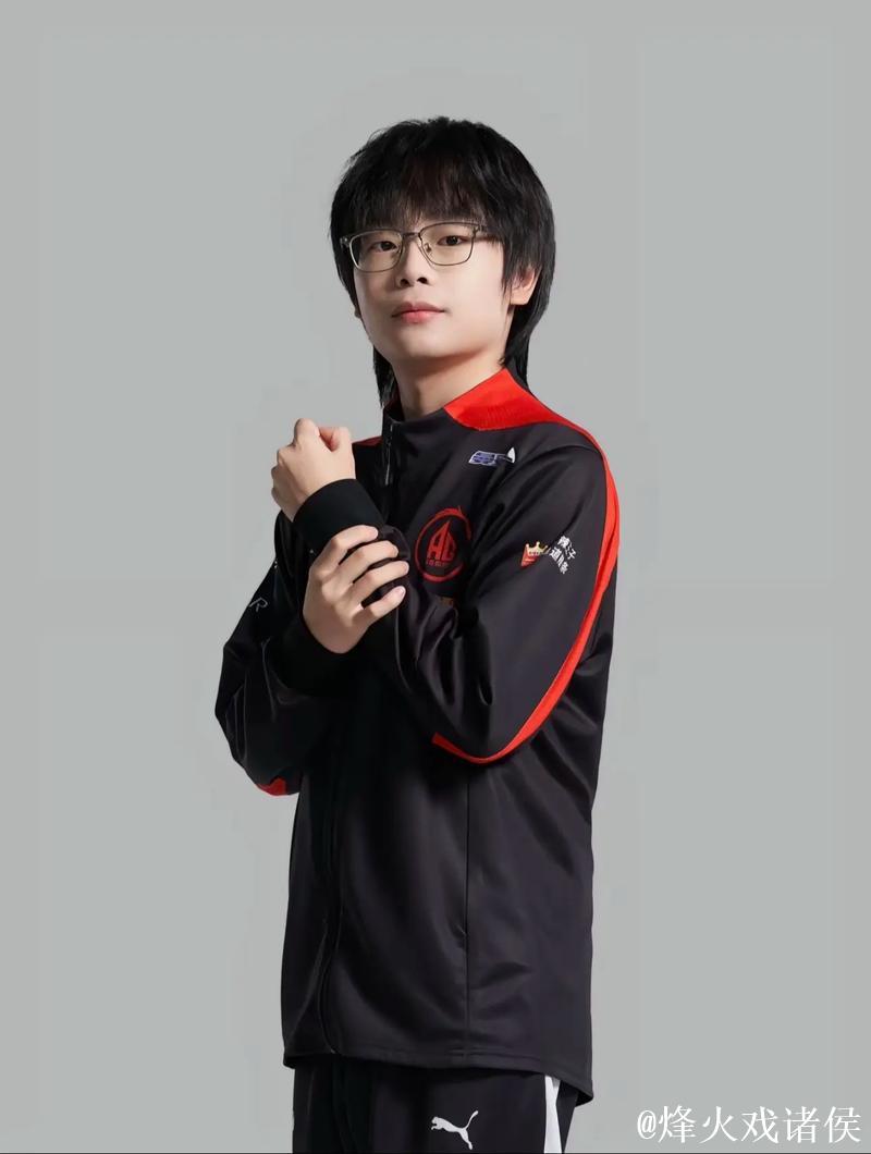 成都AG超玩会官方宣布钟意正式加盟